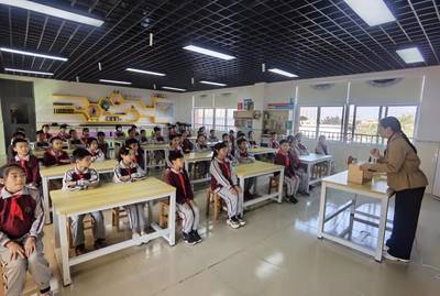 三鄉鎮小學教師獲評“全國自制教具能手”，教學模型與教具銷售備受關注